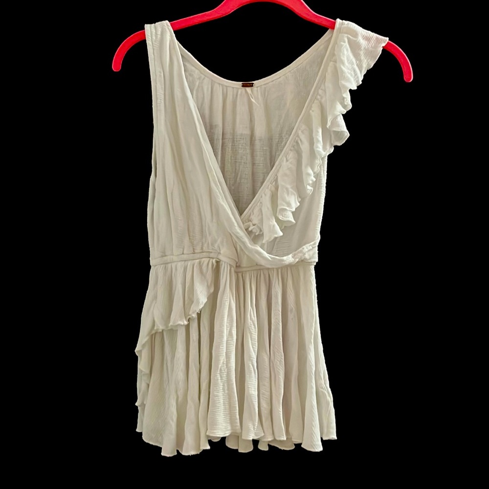 Free people white tank, deep V, peplum fit, size xs